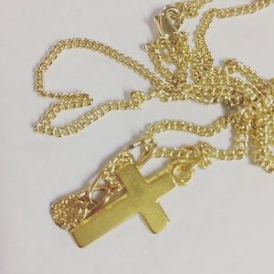 Gold plated cross necklace with pendant